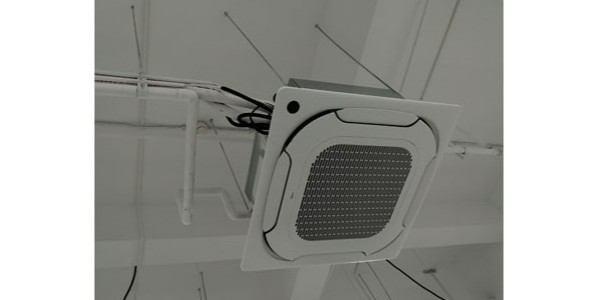 怎么设置中央空调室内机风口位置？