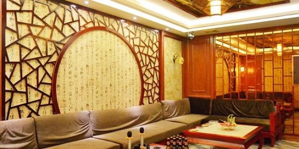 1500平的娱乐场所适合安装美的中央空调吗？