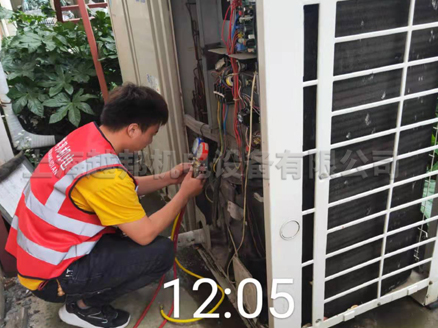 中央空调加制冷剂贵吗？