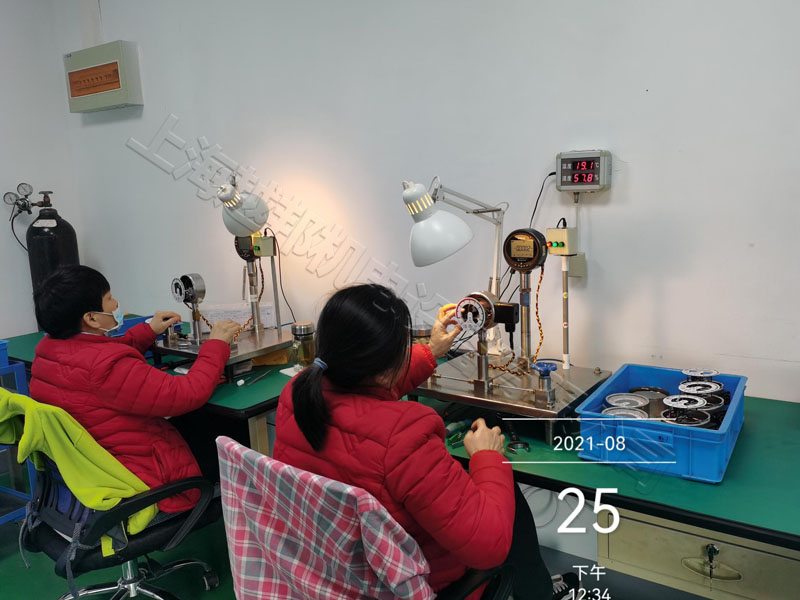 电子厂中央空调维护