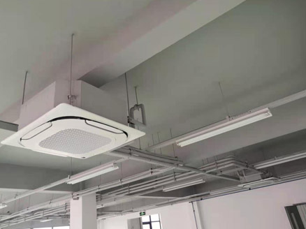 中央空调送风口结露滴水是怎么回事？