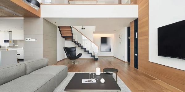 水管的安装需要保证有3‰以上坡度，在室内机连接冷凝水管时，要使用软管。