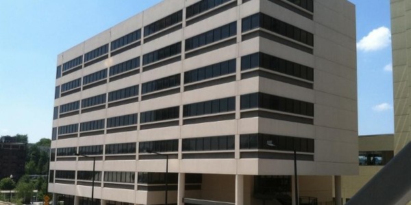 办公楼适合安装美的商用中央空调吗？